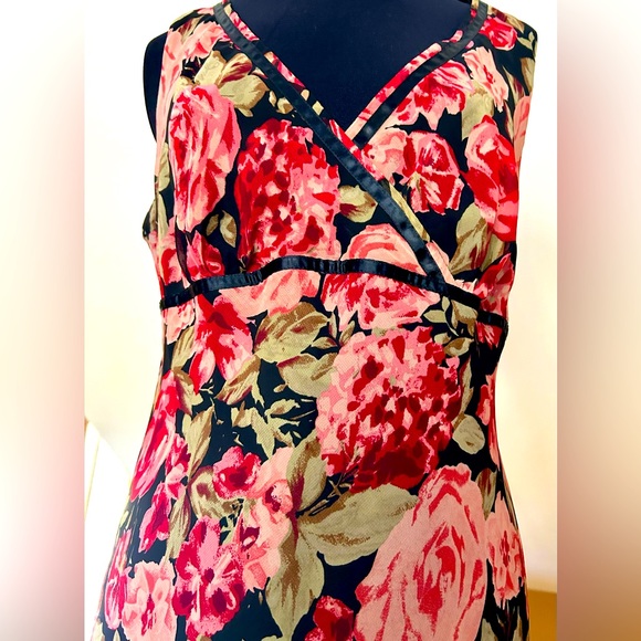 Beautiful Rose Print “Meghan Mathews”Dress Ruffle Trim. Size 12 - Picture 5 of 10